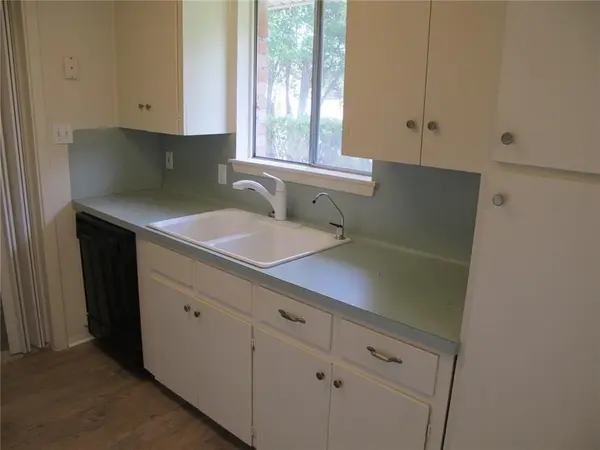 1213 S Meadows DR, Austin, TX 78758