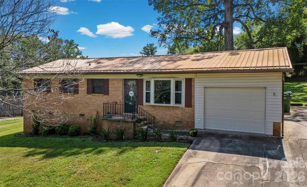 2435 Lewiston DR, Gastonia, NC 28054
