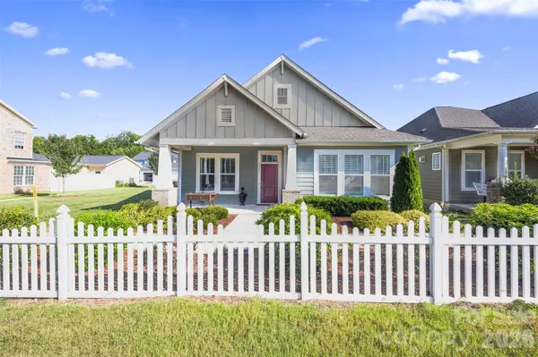 4245 Courtly LN, Belmont, NC 28012