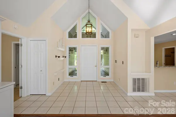 324 DAWNBROOK DR, Flat Rock, NC 28731