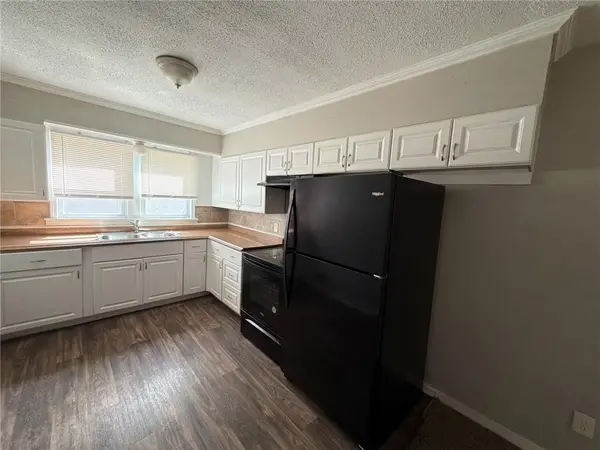 5805 E 100th ST, Kansas City, MO 64134