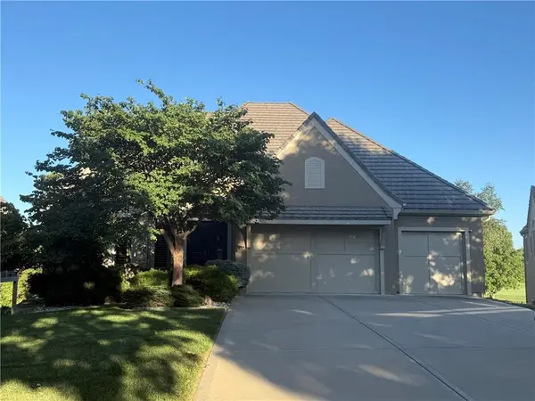 14105 Nicklaus DR, Overland Park, KS 66223