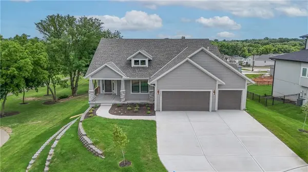 5906 McCormick DR, Shawnee, KS 66226