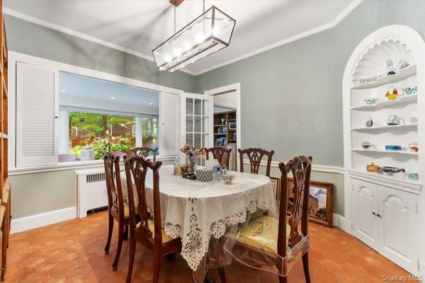 501 Broadway, Lawrence, NY 11559