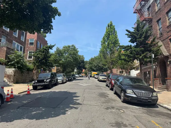 1914 Hennessy PL, Bronx, NY 10453
