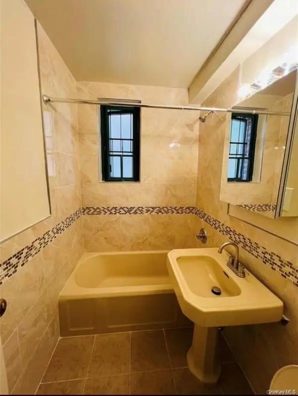 2033 McGraw AVE #MH, Bronx, NY 10462