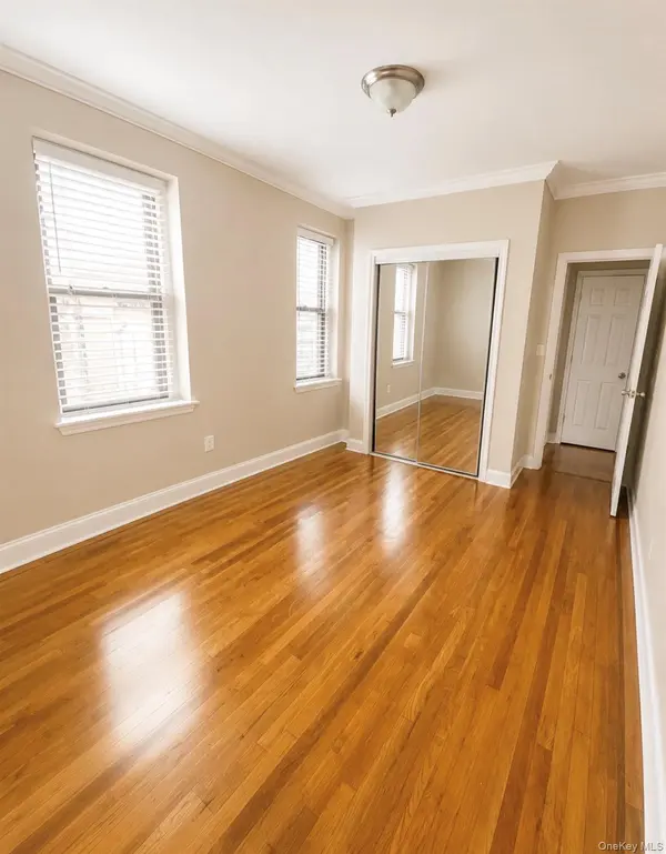 37-21 80th ST #2I, Jackson Heights, NY 11372