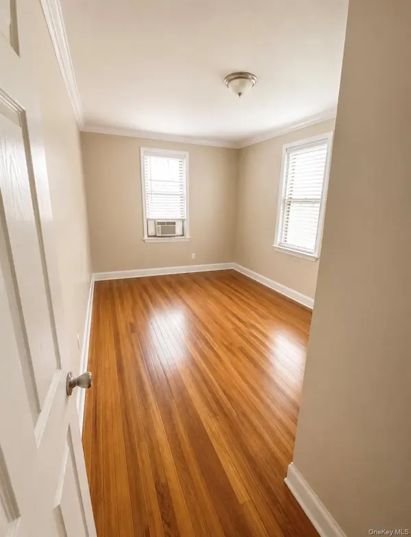 37-21 80th ST #2I, Jackson Heights, NY 11372