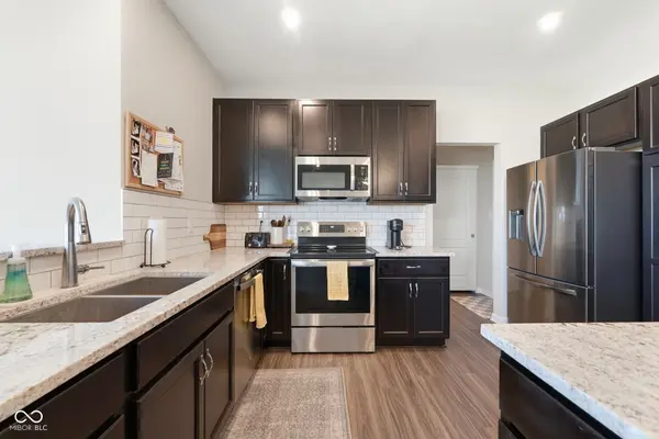 9936 Deep Royal WAY, Indianapolis, IN 46239