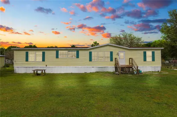 2214 TOPAZ LN, Plant City, FL 33566