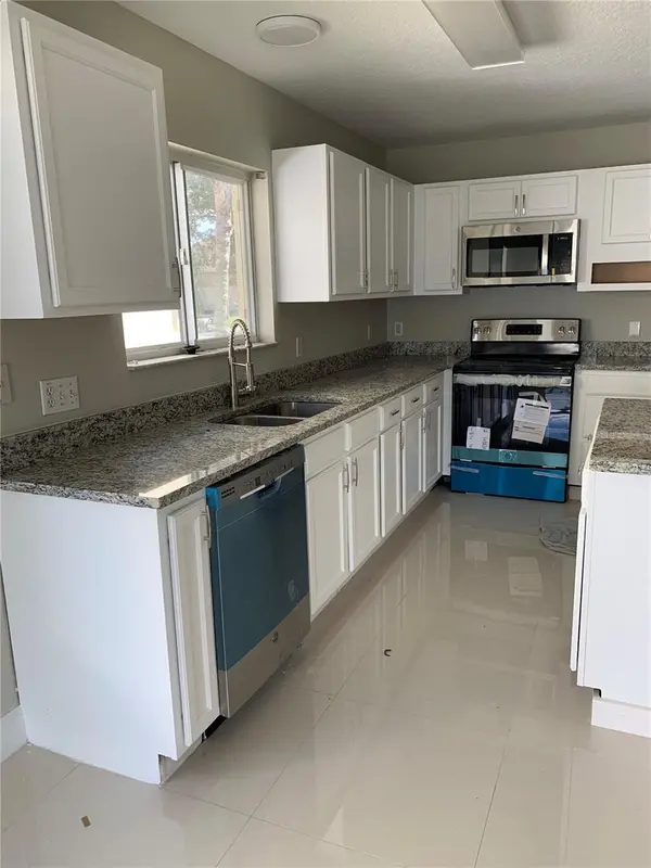 1953 KIMLYN CIR, Kissimmee, FL 34758