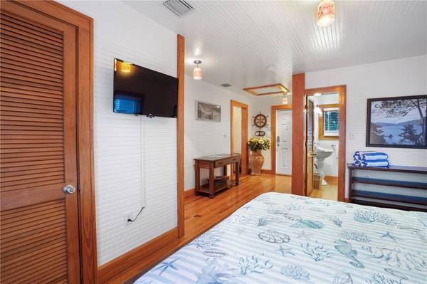 702 PASS A GRILLE WAY, St Pete Beach, FL, 33706 photo 11