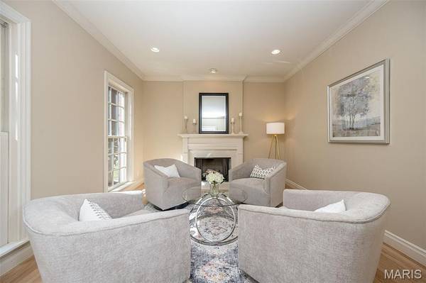 452 Meyer AVE, Kirkwood, MO 63122
