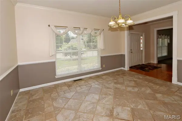 28 Seabiscuit DR, St Charles, MO 63301