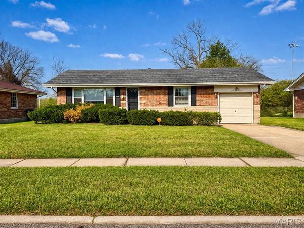 325 Royce DR, Ferguson, MO 63135