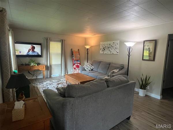 147 Walnut ST, Greenville, MO 63944