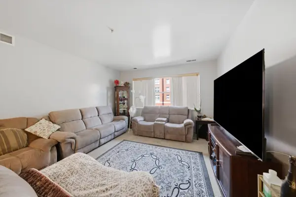 6710 S Keating AVE #203, Chicago, IL 60629