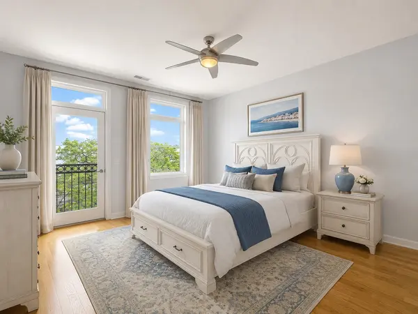 106 S Ridgeland AVE #304, Oak Park, IL 60302