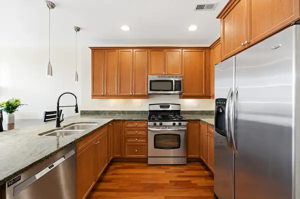 3946 N Ravenswood AVE #411, Chicago, IL 60613