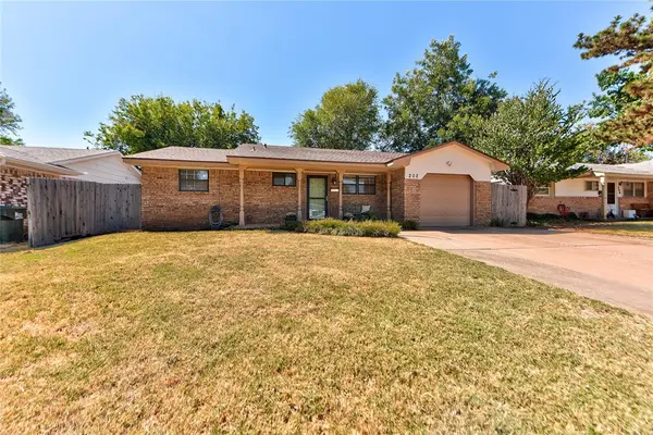 202 E Cherry AVE, Yukon, OK 73099