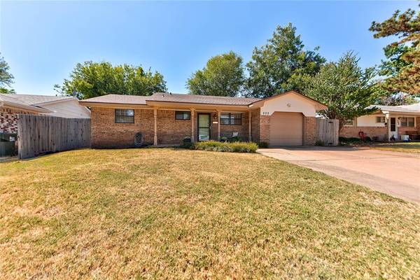 202 E Cherry AVE, Yukon, OK 73099