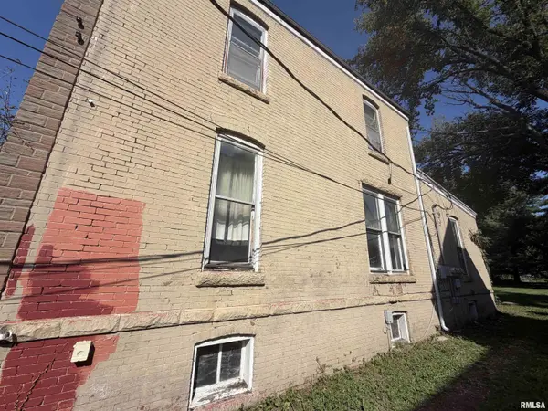 441 E GROVE ST, Galesburg, IL 61401