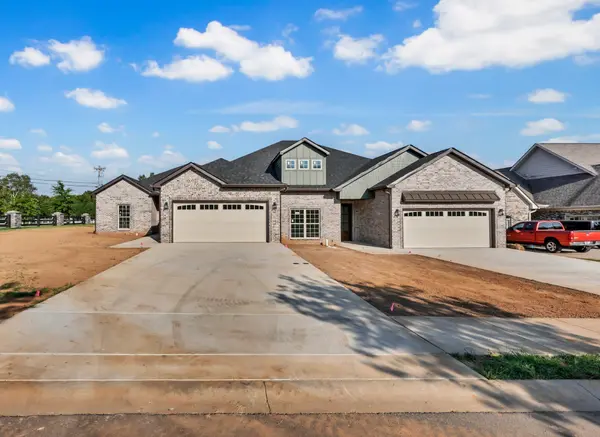 1101 Veridian Dr, Clarksville, TN 37043