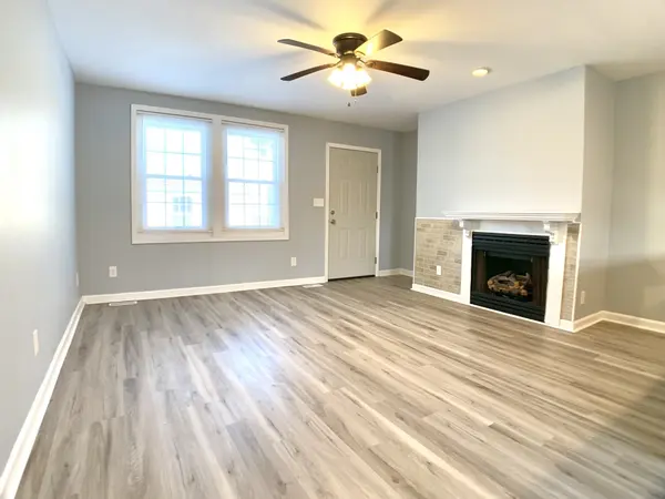 211 Lexington Dr, Clarksville, TN 37042