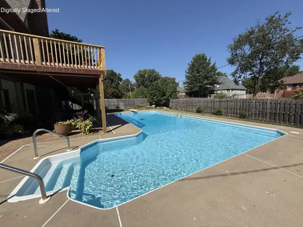 1921 E Nottingham ST, Springfield, MO 65804