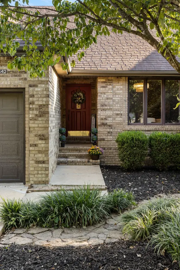 2642 W Blakey ST, Springfield, MO 65810