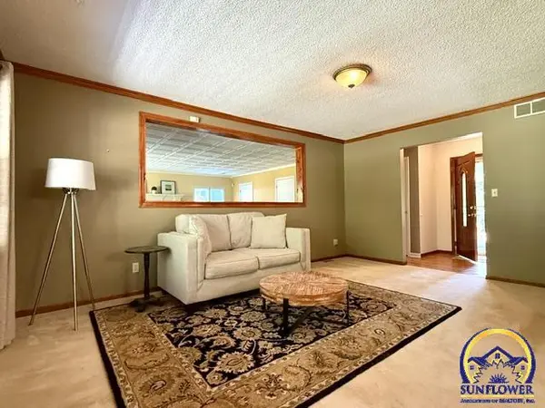 2904 Belle Haven, Lawrence, KS 66046