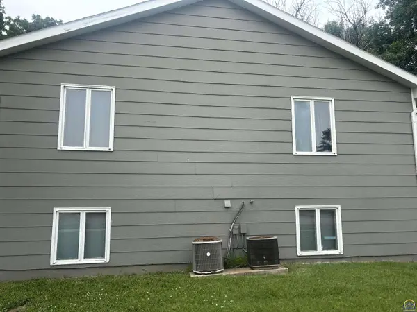112 N 2nd ST, Osage City, KS 66523