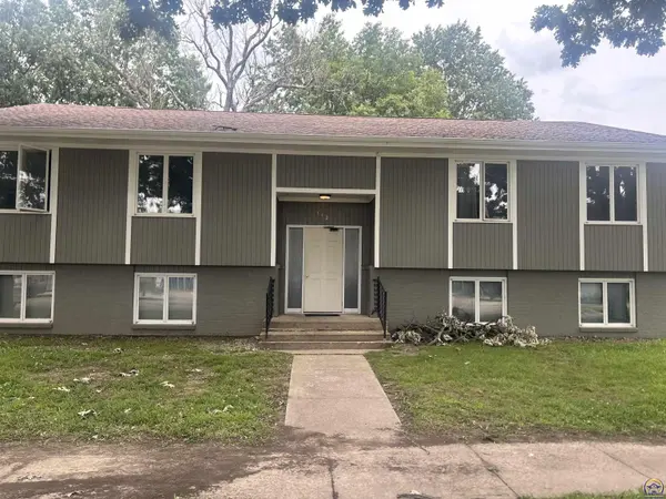 112 N 2nd ST, Osage City, KS 66523