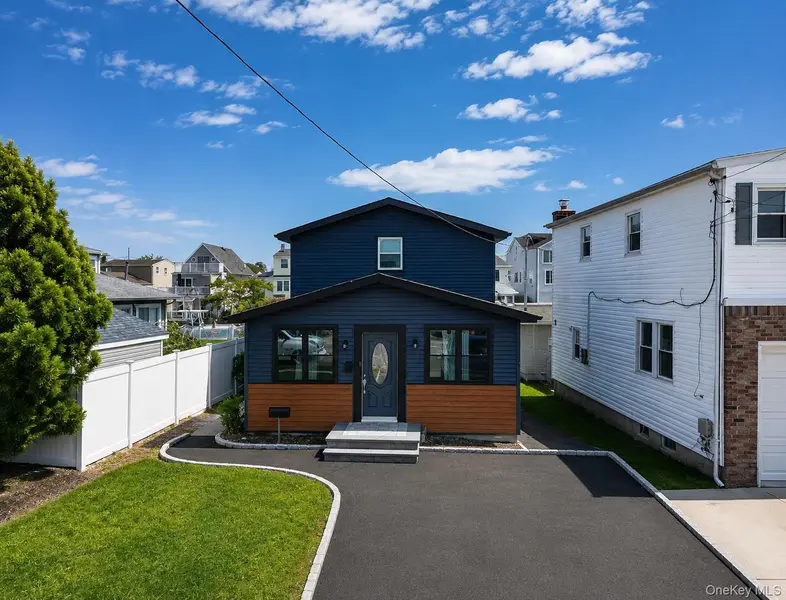 55 Alhambra RD, Massapequa, NY 11758