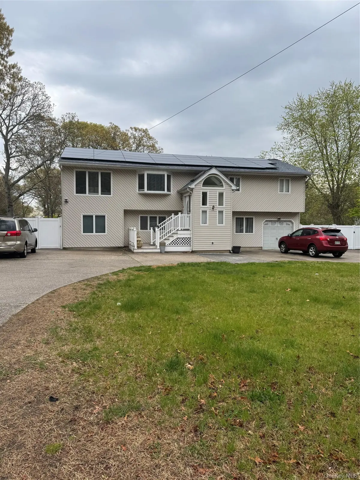 11 Oak PL, Selden, NY 11784
