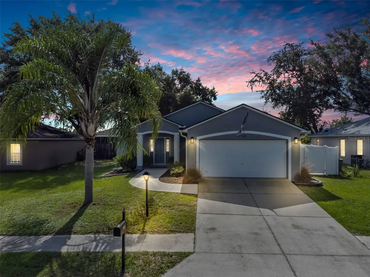 124 EAGLE POINT BLVD, Auburndale, FL 33823