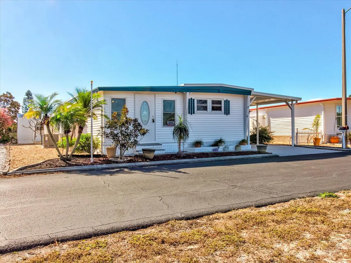 3352 KAUNA POINT DR, Holiday, FL 34691