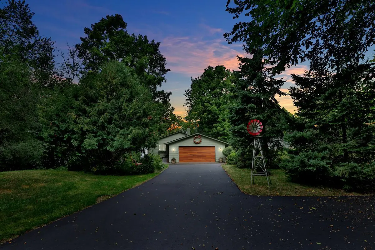 29166 Glader BLVD, Lindstrom, MN 55045