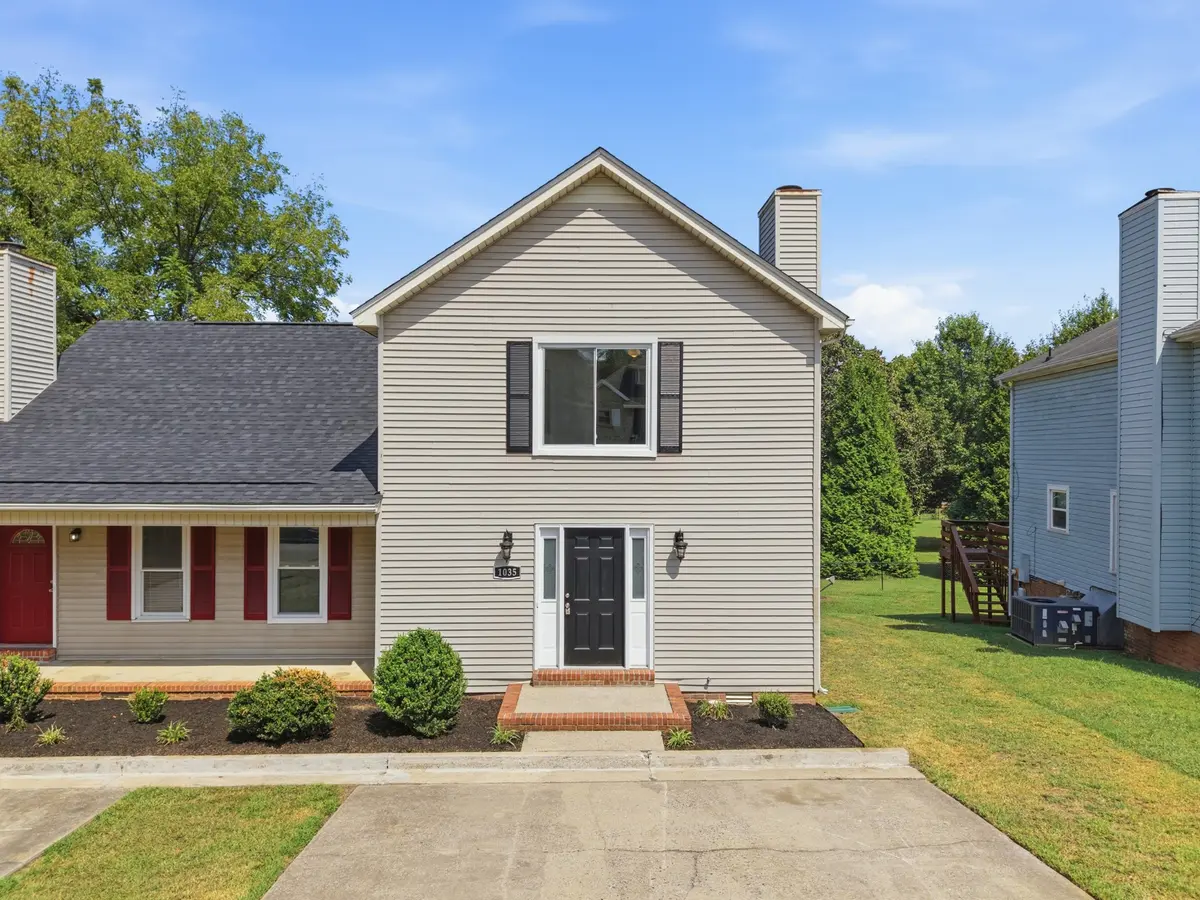 1035 Silver Point Dr, Murfreesboro, TN 37130