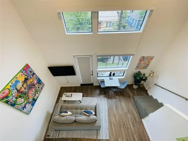 49 Navasota ST #201, Austin, TX 78702