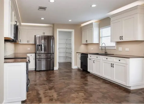 1202 Hensley DR, Leander, TX 78641