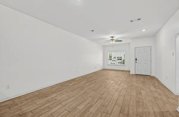 172 Allington CIR, Jarrell, TX 76537
