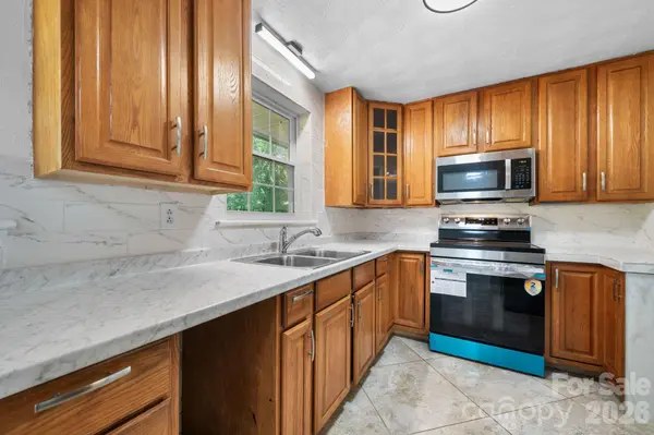 2823 39th AVE NE, Hickory, NC 28601