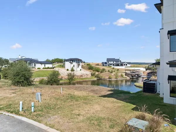 112 Houdini, Kingsland, TX 78611
