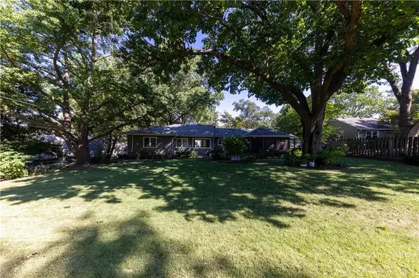 5401 W 65 PL, Prairie Village, KS 66202