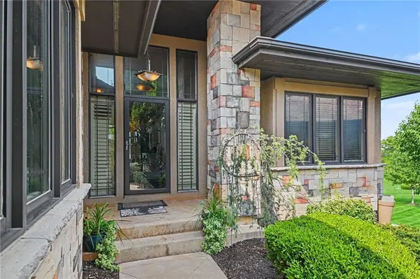 19420 W 102nd ST, Lenexa, KS 66220