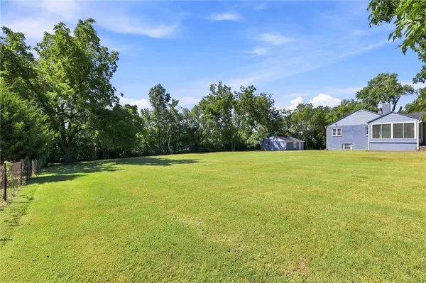 7203 E 102nd ST, Kansas City, MO 64134