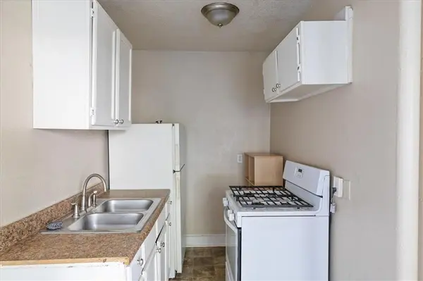 3820 Walnut ST, Kansas City, MO 64111