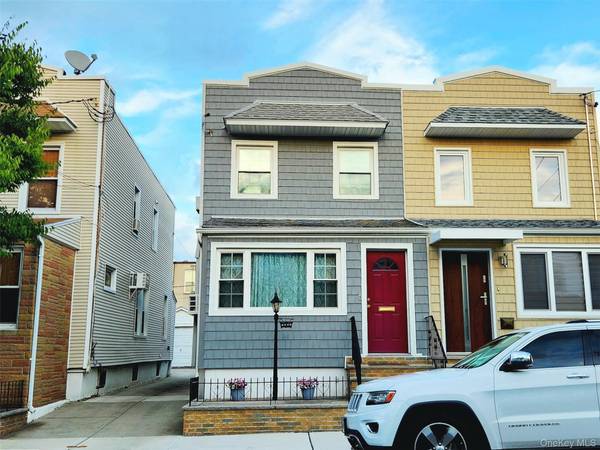 7431 64th ST, Glendale, NY 11385
