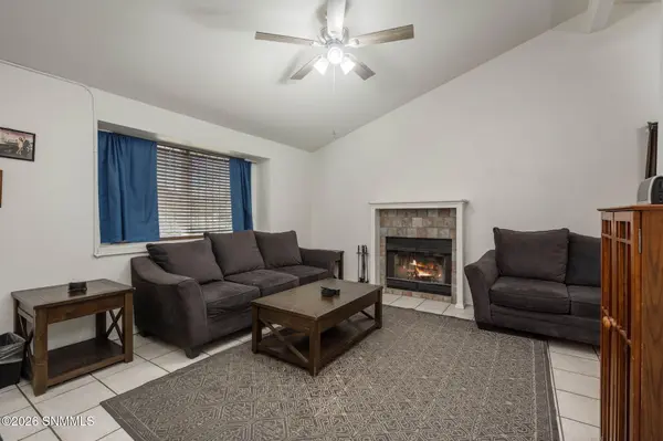 1883 Bridger AVE, Las Cruces, NM 88001